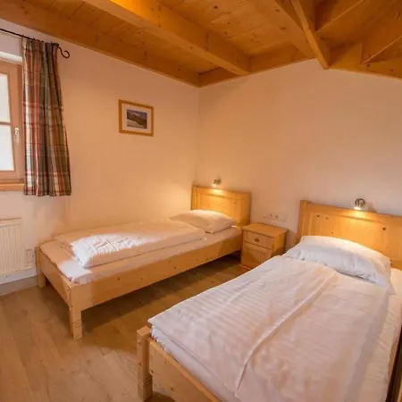 Schoeneben Drei Sonnen Wald im Pinzgau