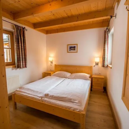 Schoeneben Drei Sonnen Wald im Pinzgau