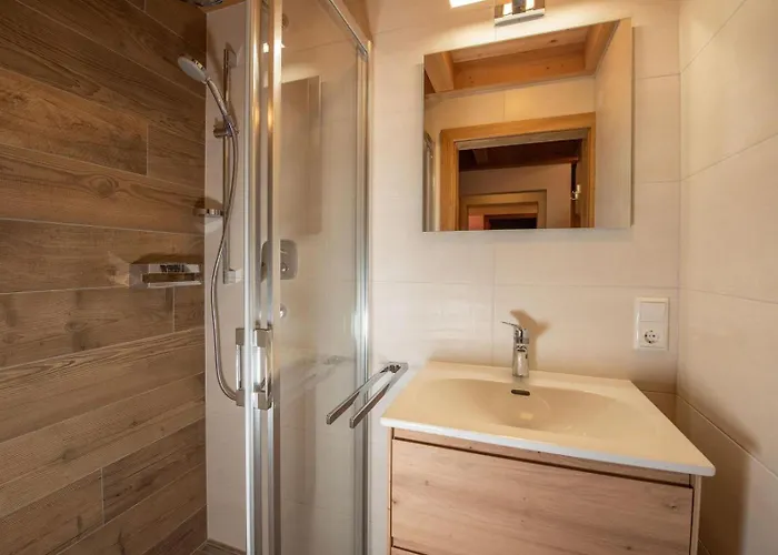 Schoeneben Drei Sonnen בית נופש